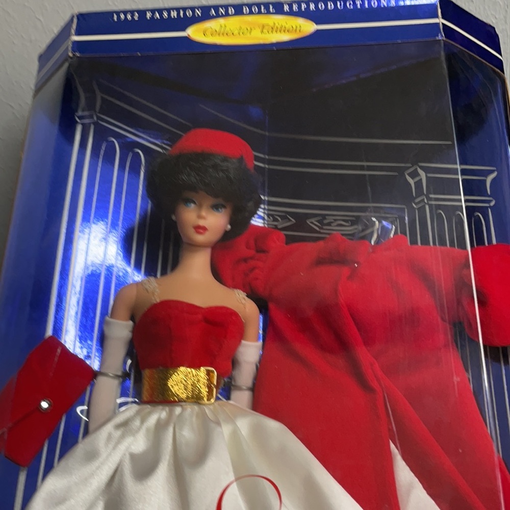 Silken Flame Retro Style Brunette Barbie - Vintage Reproduction from 1998 - Picture 2 of 13